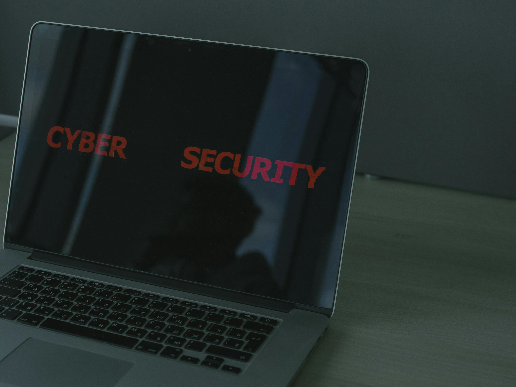 Nuova fuga di dati sensibili: utenti a rischio, cambia subito la password