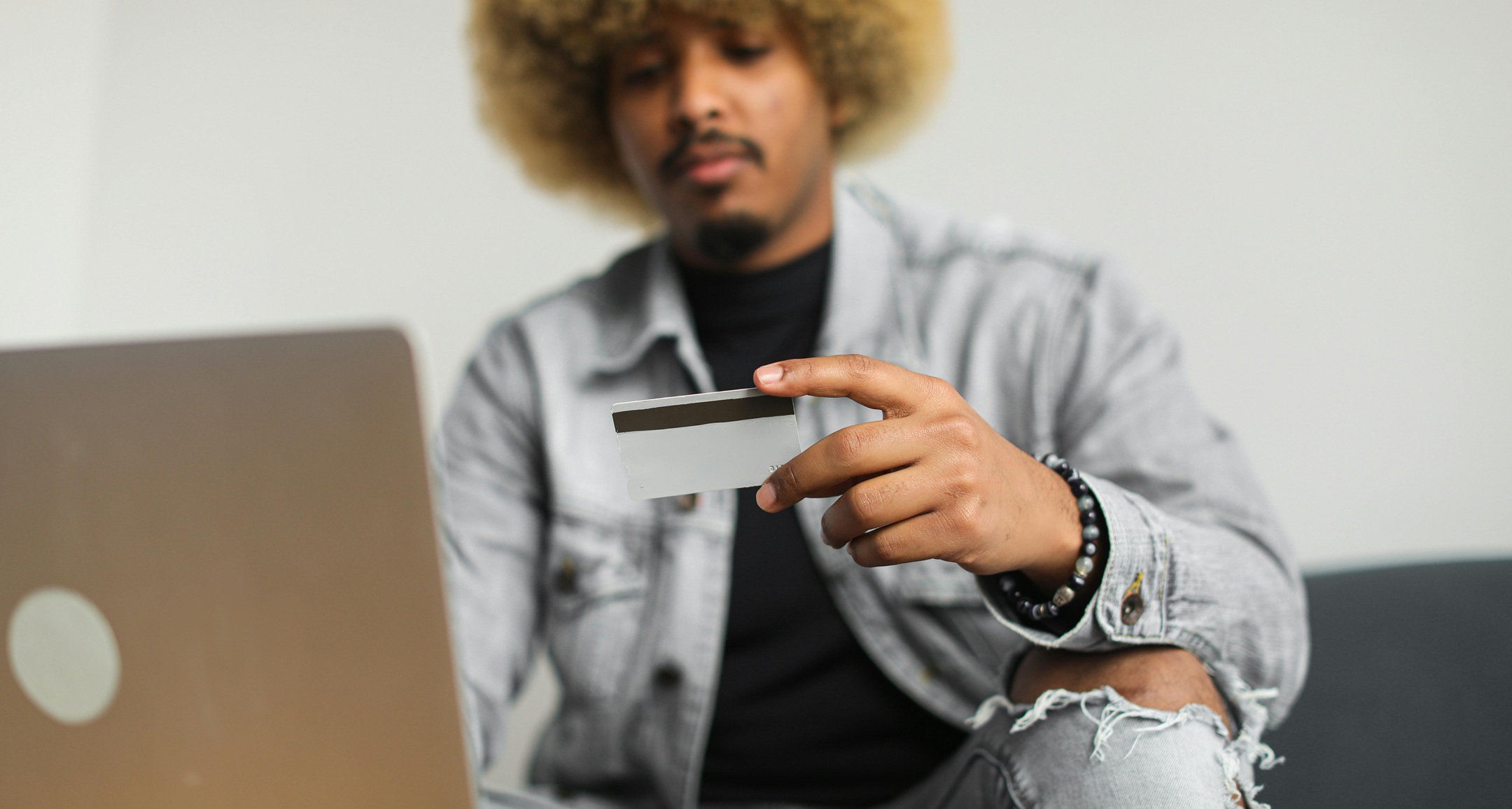 Carta Payback Amex: accumuli punti e scegli se pagare a saldo o a rate