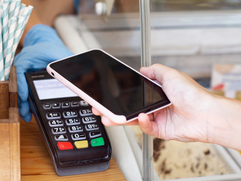 pagamenti-e-commerce-o-pos-con-axerve-hai-entrambi-ecco-come